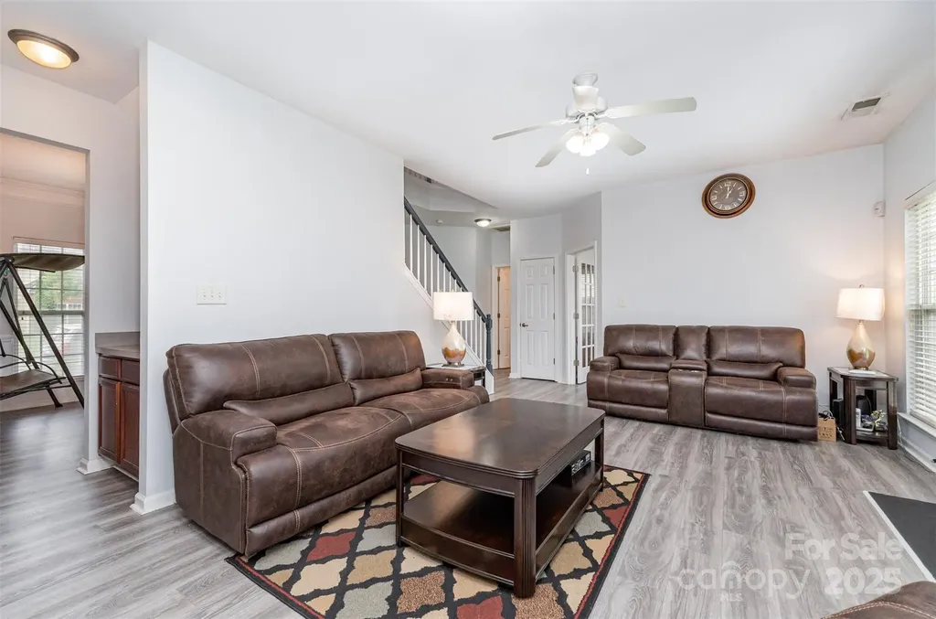 2823 Oakdale Pasture Drive Charlotte NC 28216