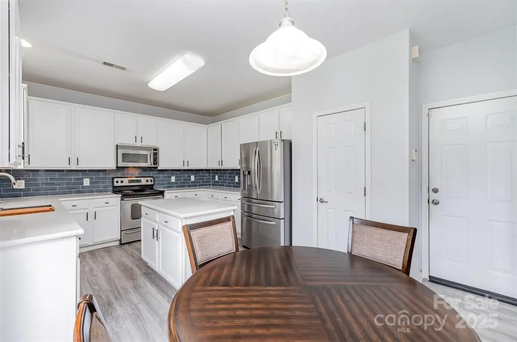 2823 Oakdale Pasture Drive Charlotte NC 28216
