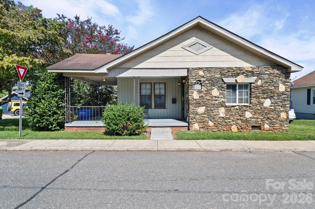 408 Woodlawn Avenue Cramerton NC 28032