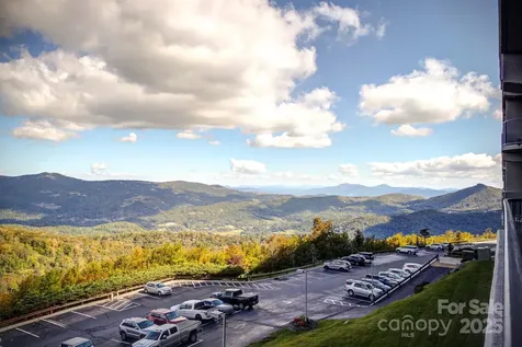 303 Sugar Top Drive Sugar Mountain NC 28604