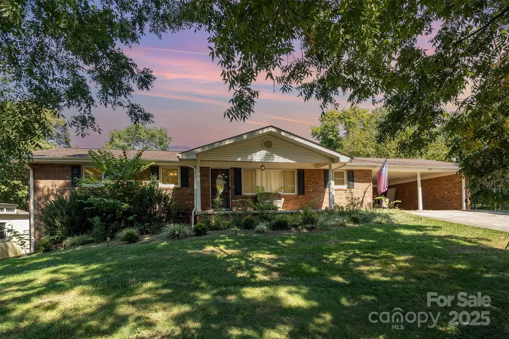 5609 Grace Chapel Road Hickory NC 28601