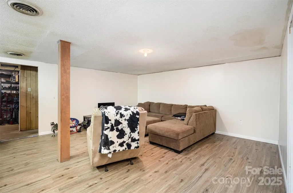 5609 Grace Chapel Road Hickory NC 28601