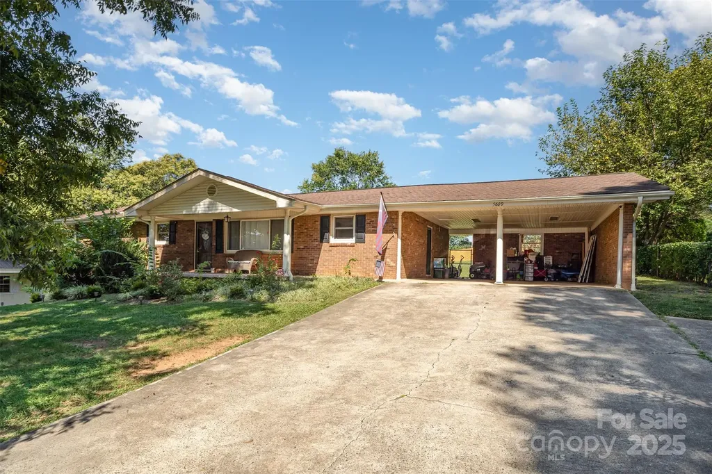 5609 Grace Chapel Road Hickory NC 28601