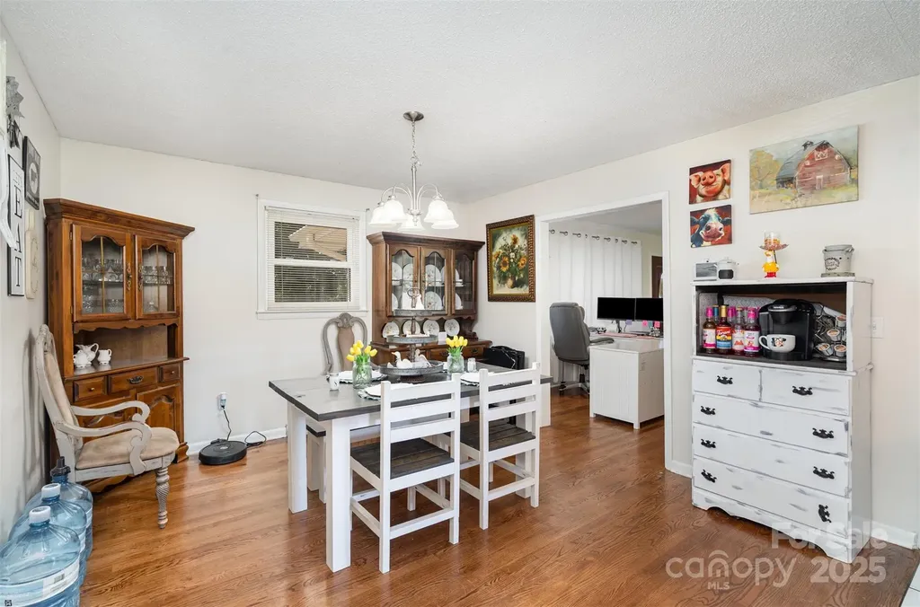 5609 Grace Chapel Road Hickory NC 28601