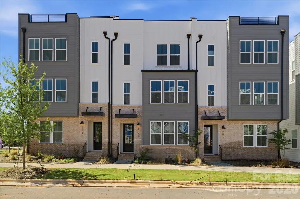 7013 Westrow Avenue Charlotte NC 28278