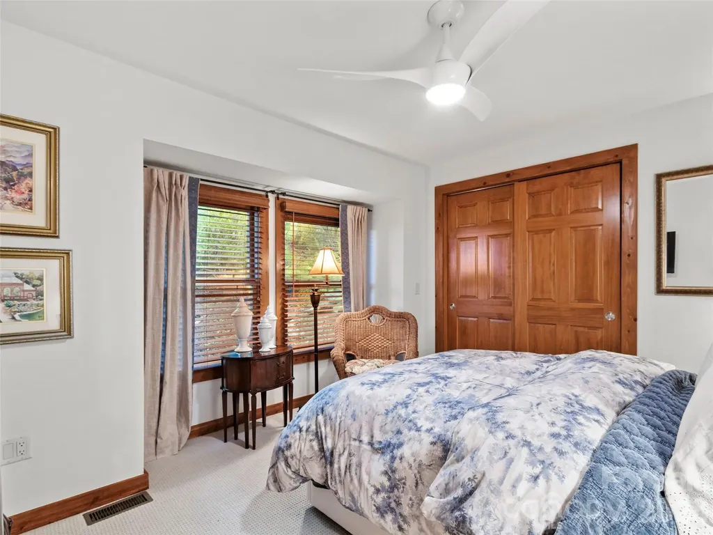 430 Rhododendron Lane Burnsville NC 28714