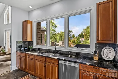 6032 Headlands Court Belmont NC 28012