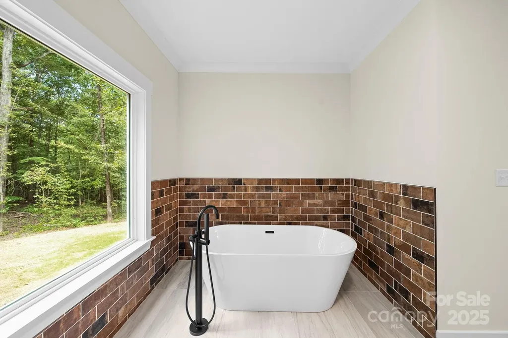 4460 R L Lane Midland NC 28107