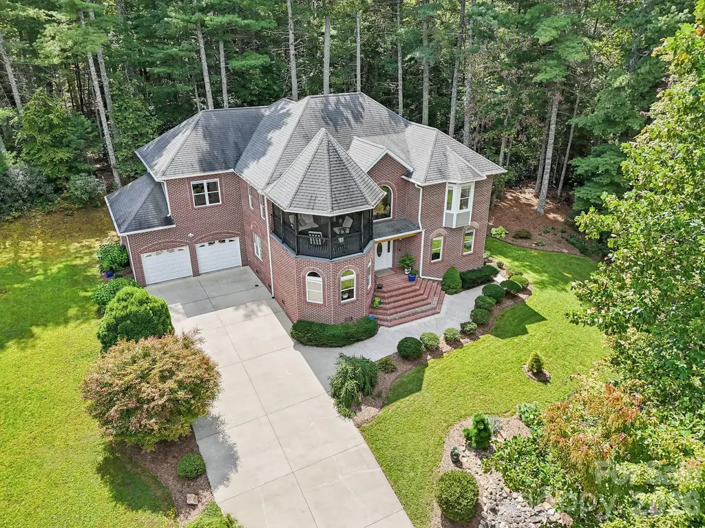 15 Madelyn Lane Fairview NC 28730