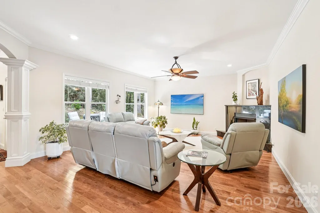 15 Madelyn Lane Fairview NC 28730