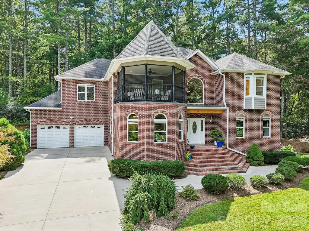 15 Madelyn Lane Fairview NC 28730