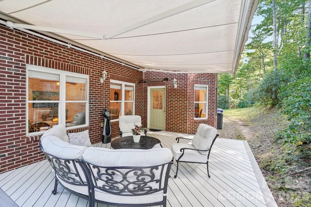 15 Madelyn Lane Fairview NC 28730