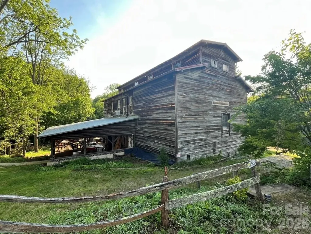 9/1 Old Mill Lane Weaverville NC 28787