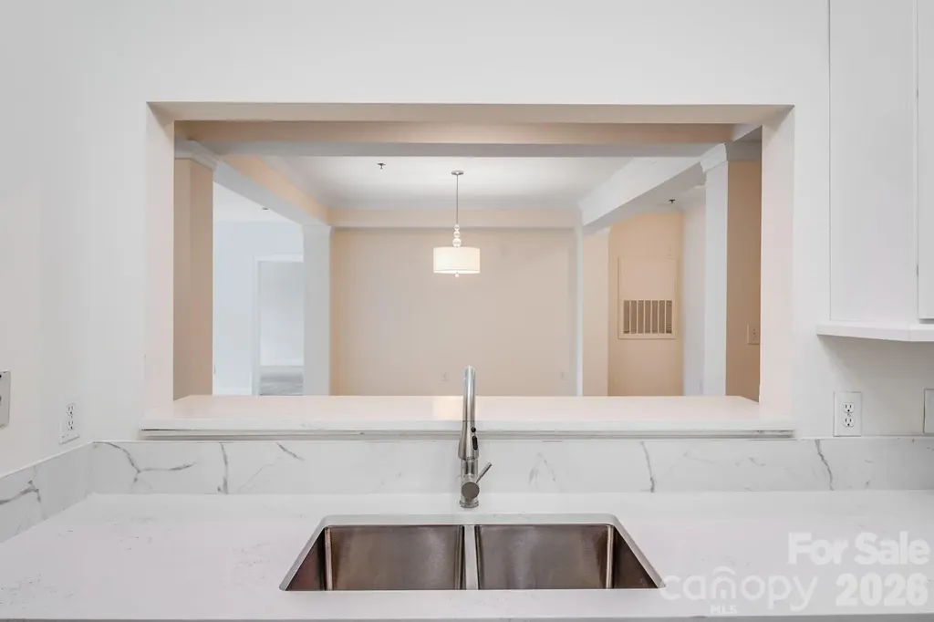 5601 Fairview Road Charlotte NC 28209