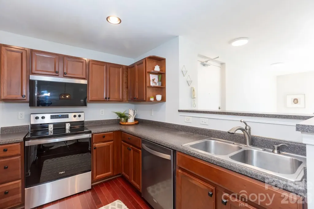 3959 Picasso Court Charlotte NC 28205