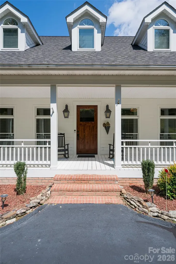 208 Parrish Farm Road Waynesville NC 28786
