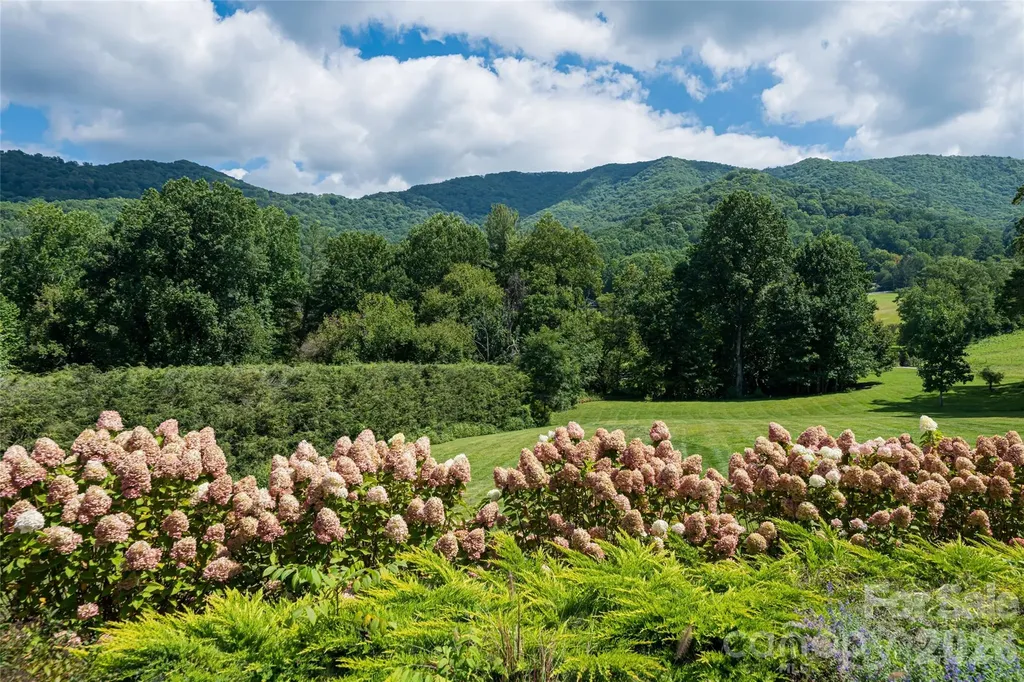 208 Parrish Farm Road Waynesville NC 28786