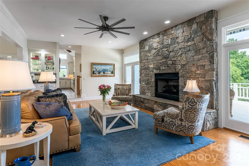 208 Parrish Farm Road Waynesville NC 28786