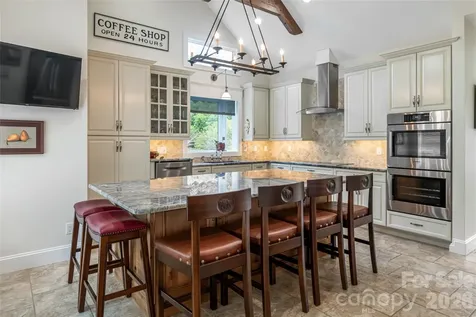 208 Parrish Farm Road Waynesville NC 28786