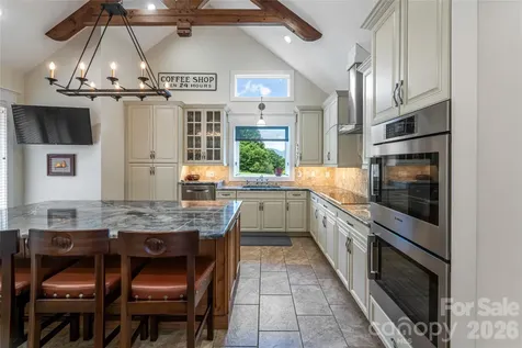 208 Parrish Farm Road Waynesville NC 28786