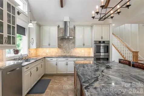 208 Parrish Farm Road Waynesville NC 28786