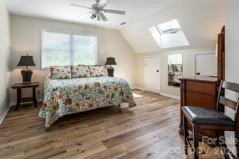 208 Parrish Farm Road Waynesville NC 28786