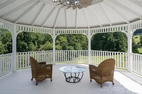 208 Parrish Farm Road Waynesville NC 28786