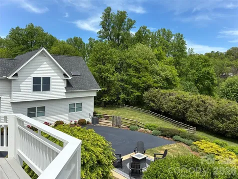 208 Parrish Farm Road Waynesville NC 28786