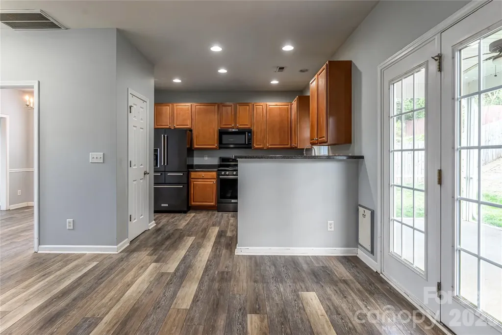 163 Yadkin Road Fletcher NC 28732