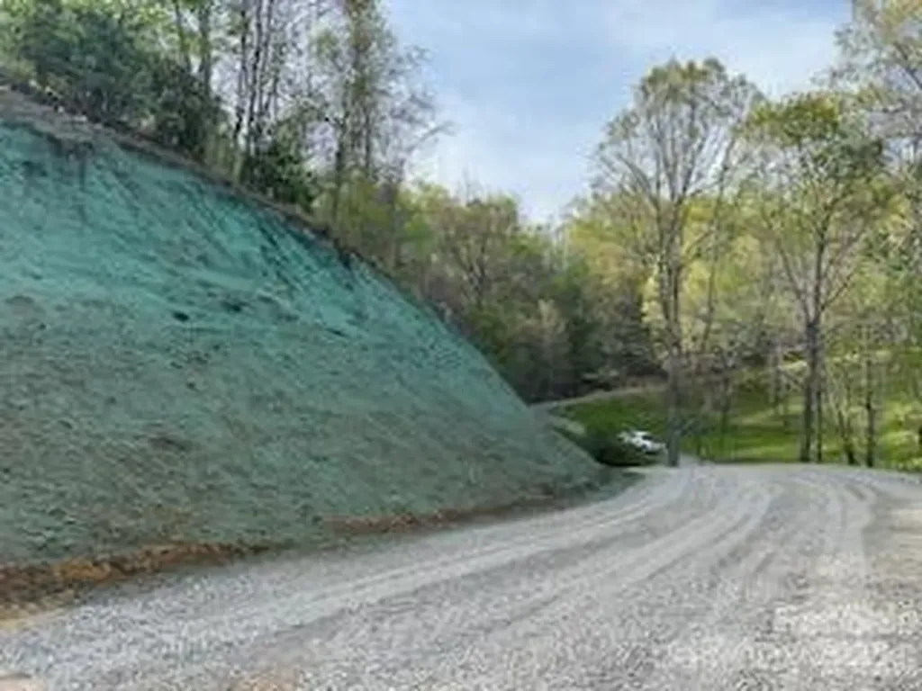 97 Junebug Trail Waynesville NC 28785