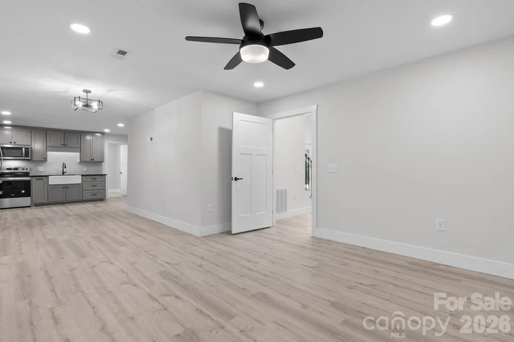 2366 W Paradise Harbor Drive Connelly Springs NC 28612