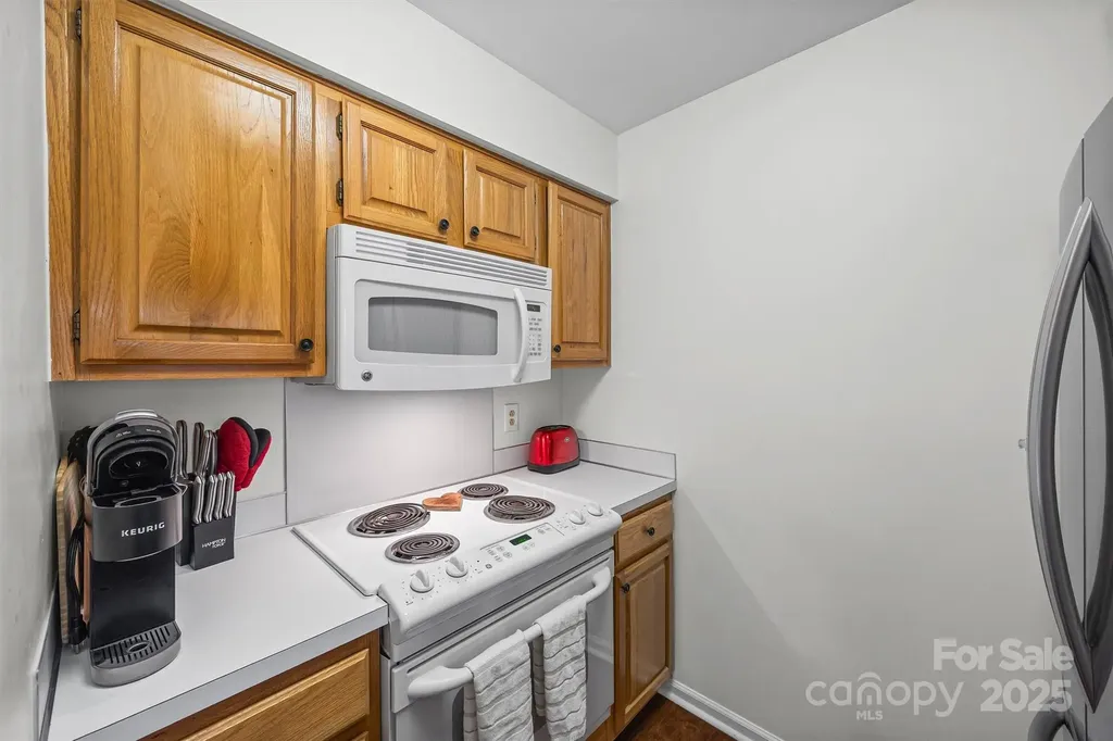5003 Sharon Road Charlotte NC 28210