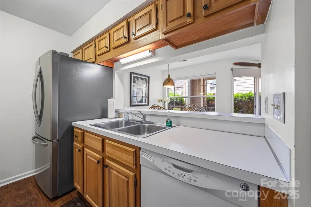 5003 Sharon Road Charlotte NC 28210