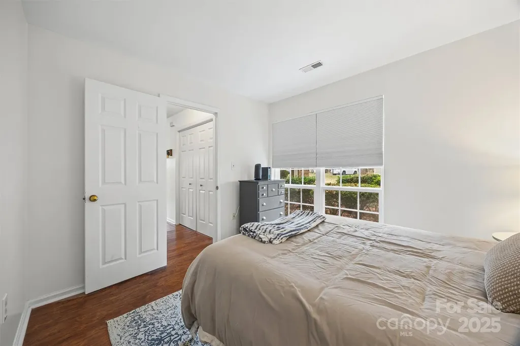 5003 Sharon Road Charlotte NC 28210