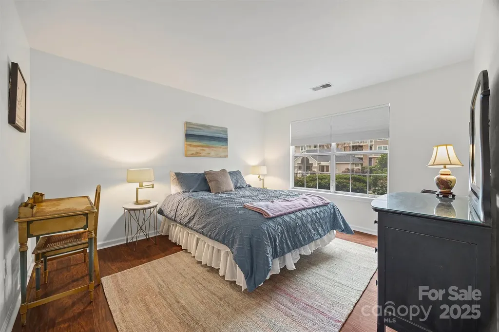 5003 Sharon Road Charlotte NC 28210