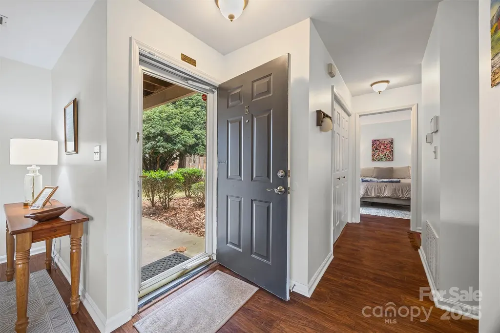 5003 Sharon Road Charlotte NC 28210