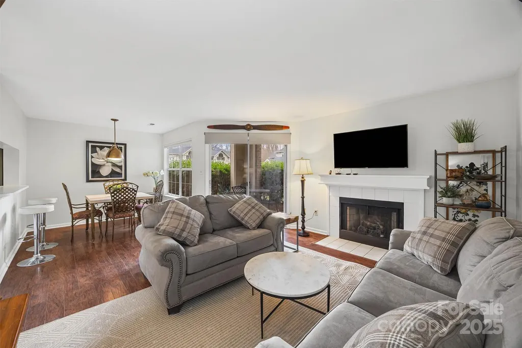 5003 Sharon Road Charlotte NC 28210