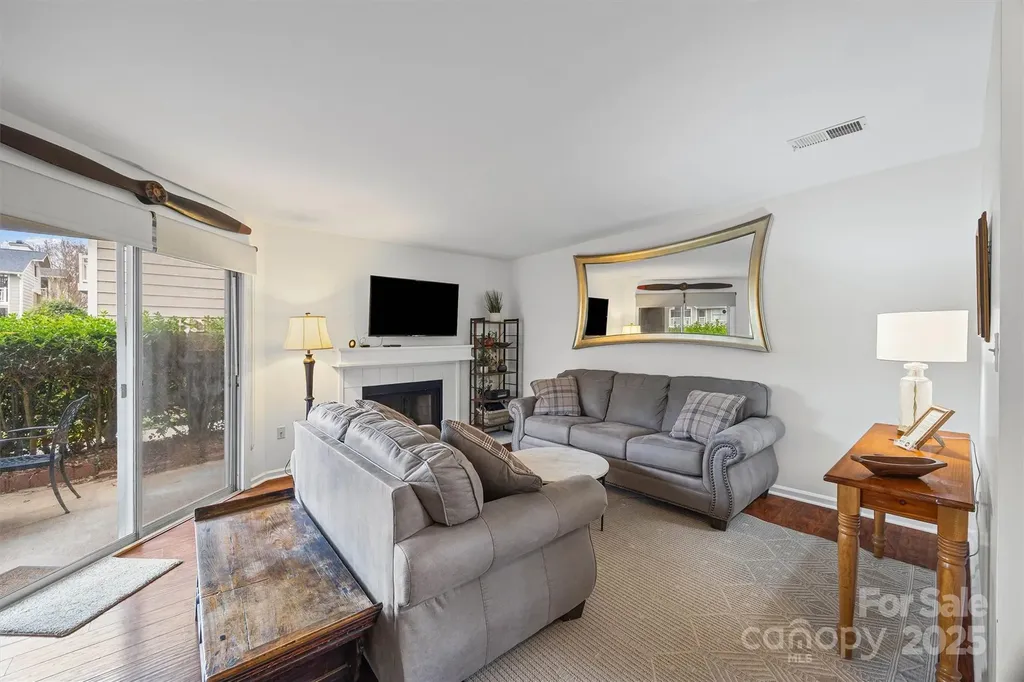 5003 Sharon Road Charlotte NC 28210