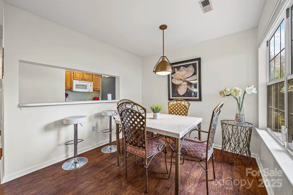 5003 Sharon Road Charlotte NC 28210