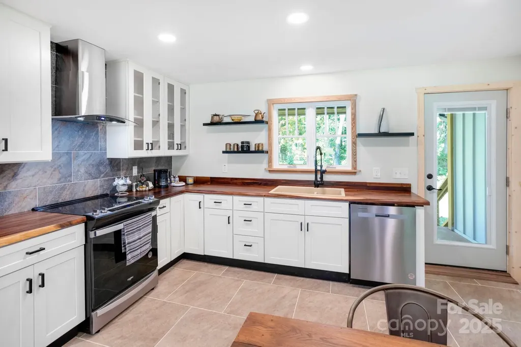 1808 Allens Creek Road Waynesville NC 28786