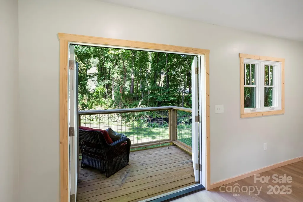 1808 Allens Creek Road Waynesville NC 28786