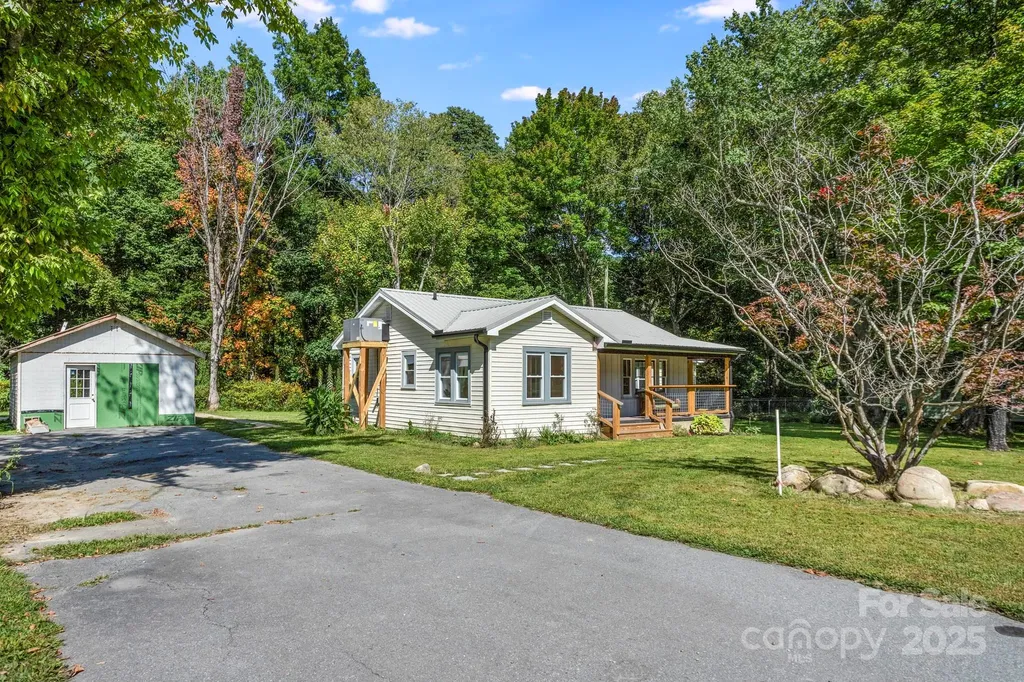 1808 Allens Creek Road Waynesville NC 28786