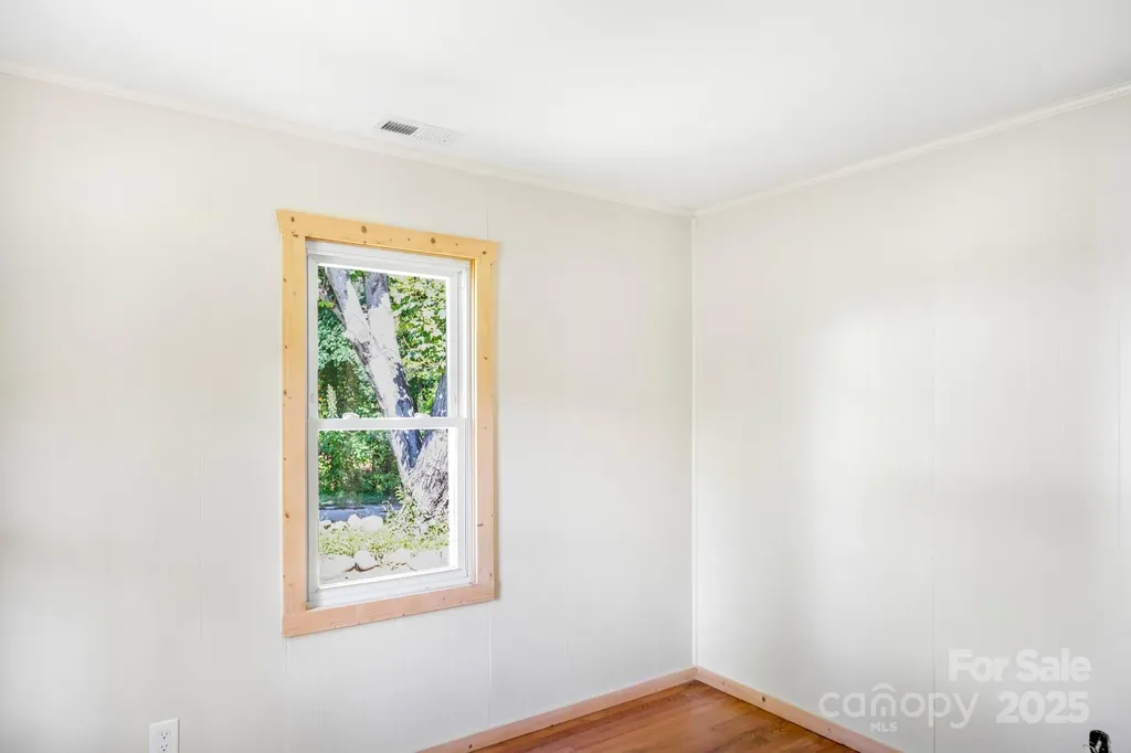 1808 Allens Creek Road Waynesville NC 28786