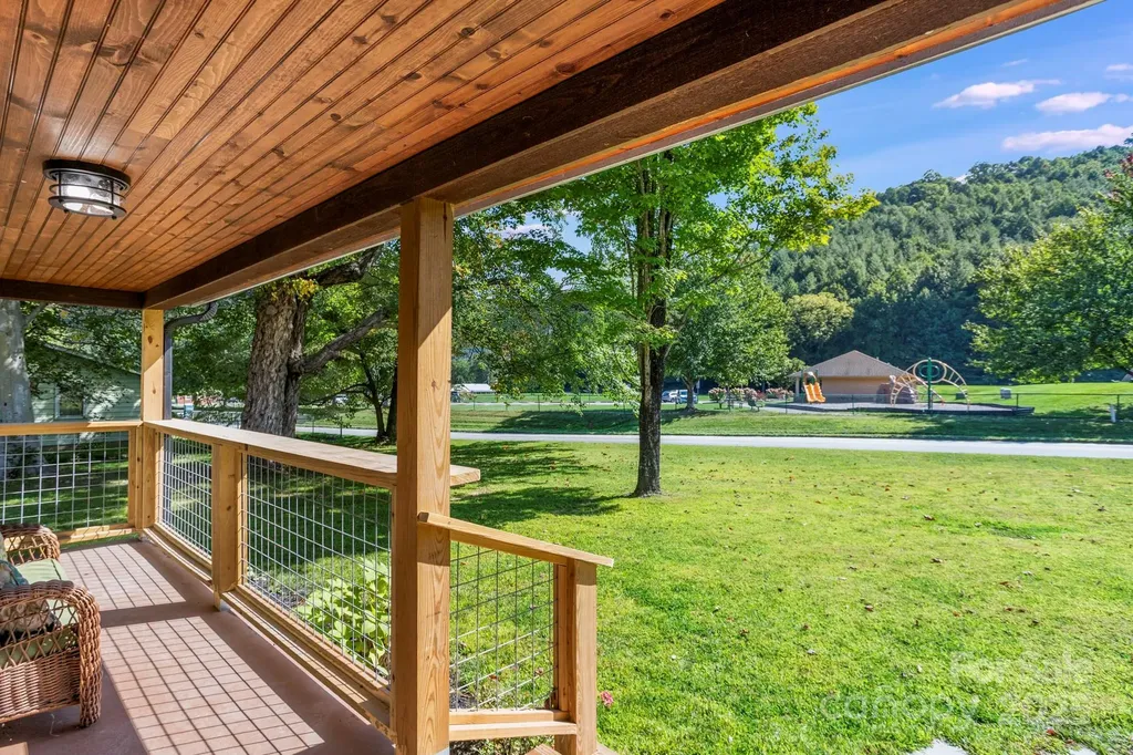 1808 Allens Creek Road Waynesville NC 28786