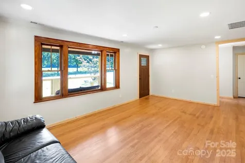 1808 Allens Creek Road Waynesville NC 28786