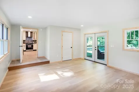 1808 Allens Creek Road Waynesville NC 28786