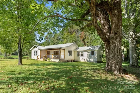 1808 Allens Creek Road Waynesville NC 28786