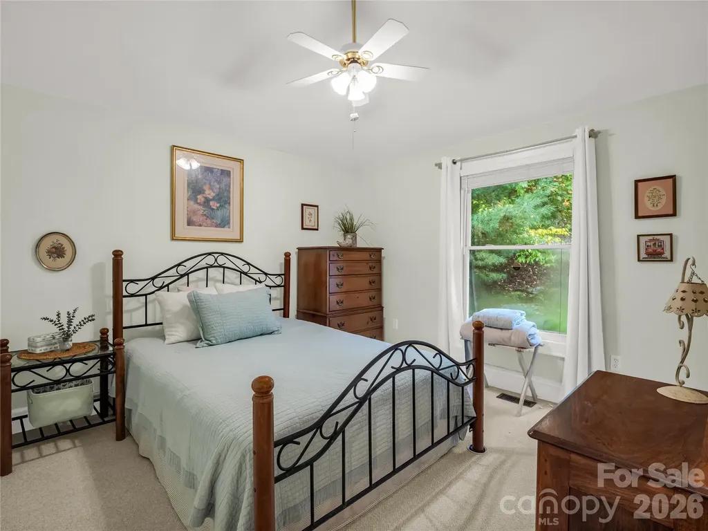 142 Winterview Trail Hendersonville NC 28739
