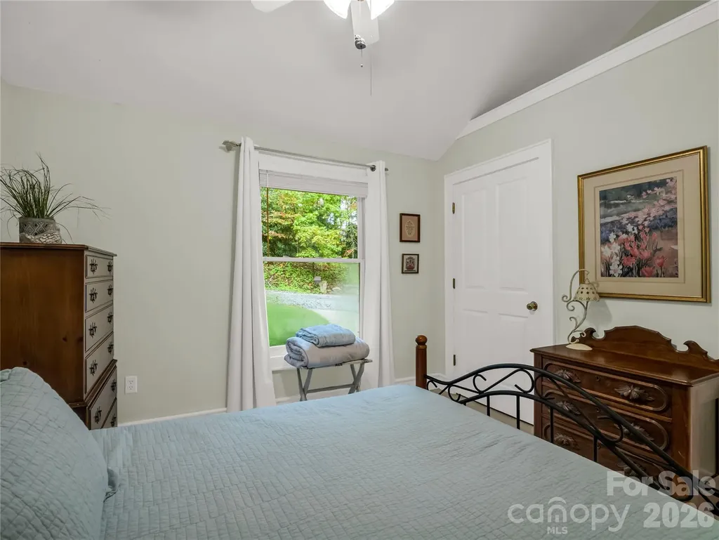142 Winterview Trail Hendersonville NC 28739