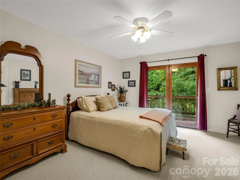 142 Winterview Trail Hendersonville NC 28739